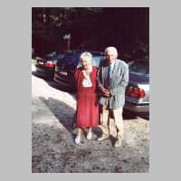 111-1209 Der 91. Geburtstag am 20. Juli 2003. Geburtstags- kind Juliane Staudinger, geb. Steimmig mit ihrem Bruder Heinrich Steimmig in Roth in Mittelfranken .jpg